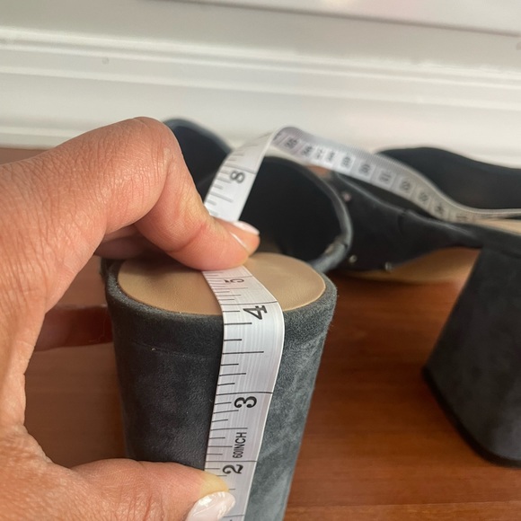 Lord and Taylor 424 Shoes Studded Cross Blue Suede Sandals Size 10 - Picture 6 of 8